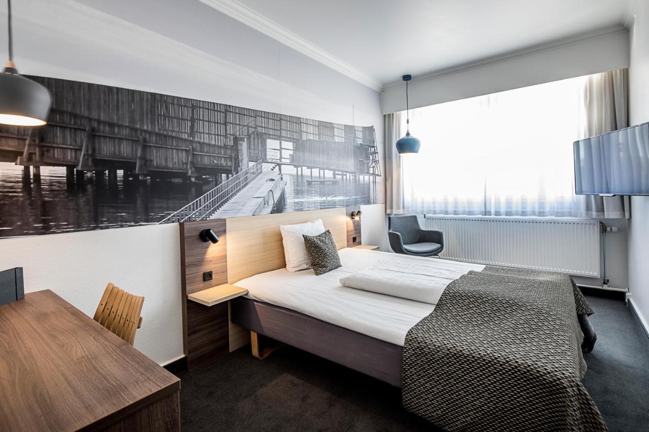 Standard Queen Room