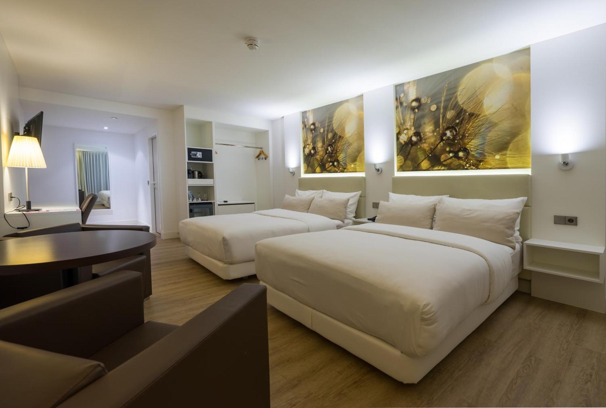 Superior Twin Room Balcony
