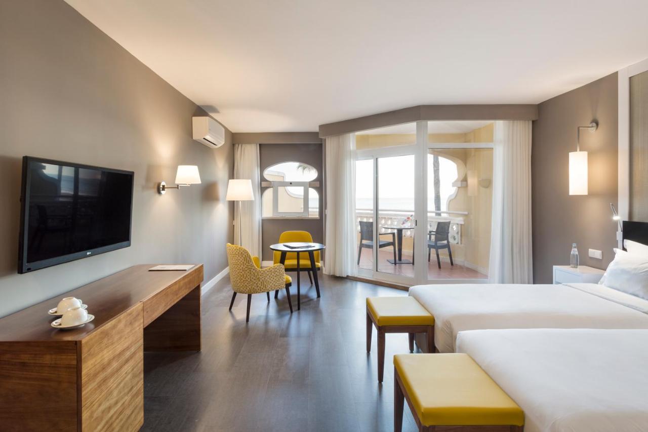 Double or Twin Room Frontal Sea View