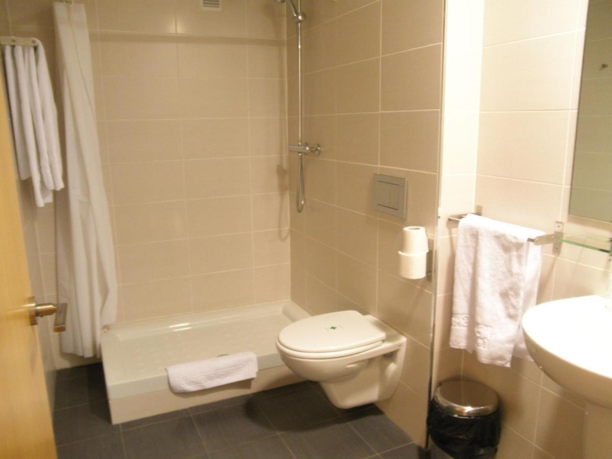 Twin Room,925537642:JPEG