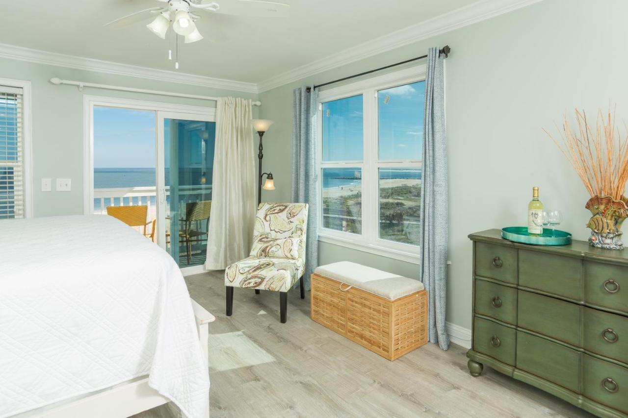 Corner Studio Ocean Front King