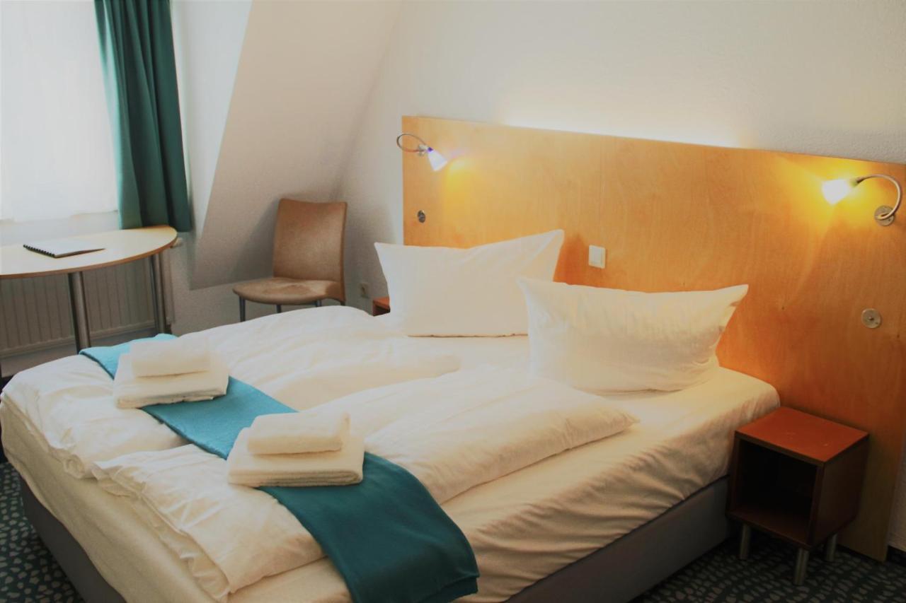 Standard Double Room,933899422:JPEG