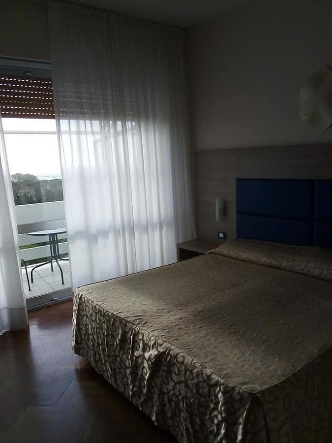 Double or Twin Room Sea View