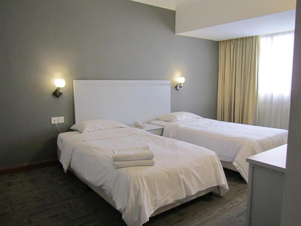 Superior Twin Room Enjoy on dining on laundry premium cookie platter or welcome amenities Early checkin by 10am late checkout by 4pm subject to availability,684174618:JPEG