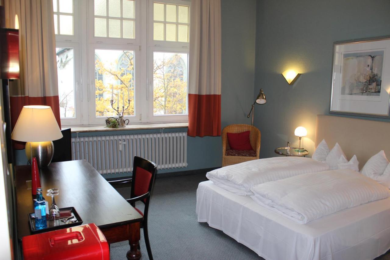 Budget Double Room,925885366:JPEG