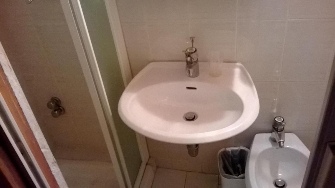 Small Double Room,926227699:JPEG