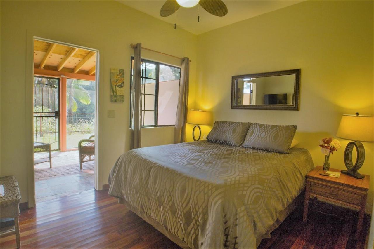 Six-Bedroom House,926541838:JPEG
