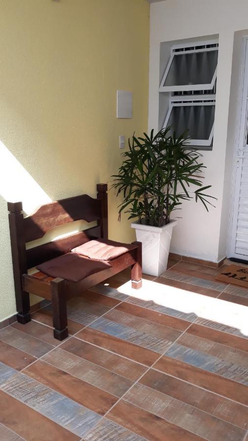 Quarto Triplo com Banheiro Privativo