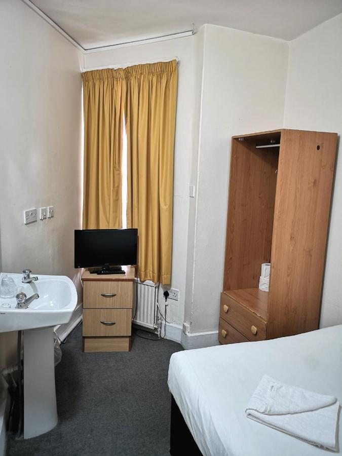 Double Room Shared Shower Toilet,683994096:JPEG