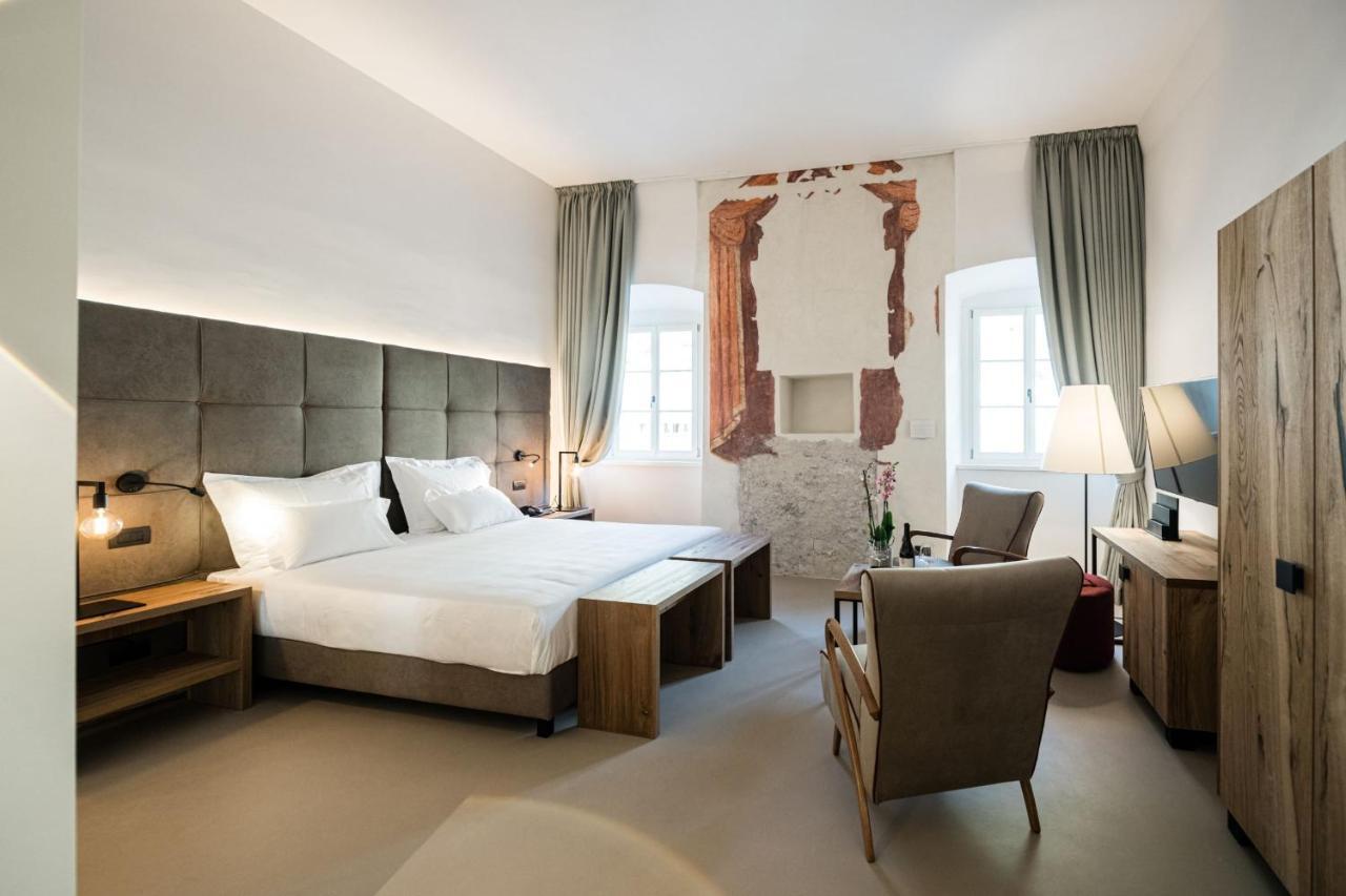 Deluxe Double or Twin Room,929907403:JPEG