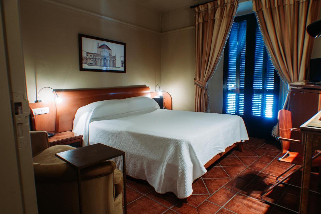 Double Room,930554356:JPEG