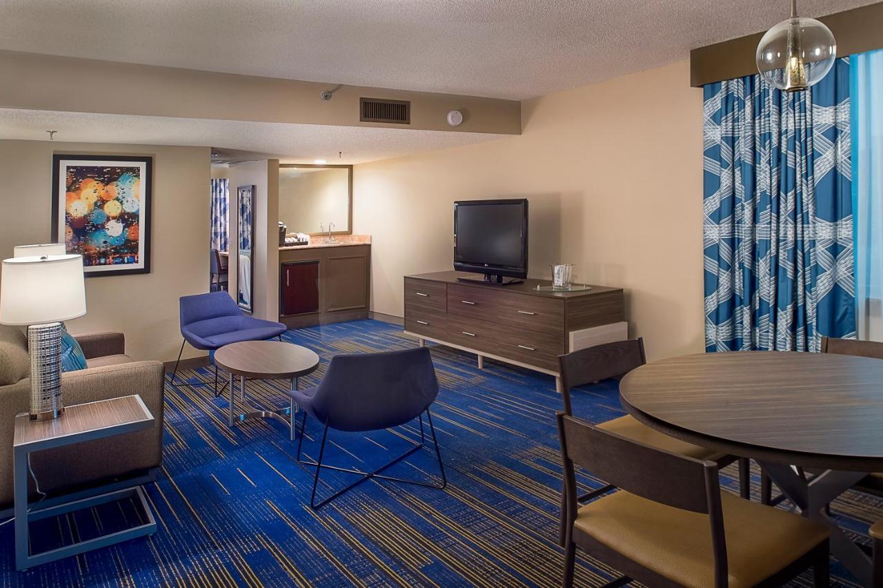 Superior King Suite,1217155111:JPEG