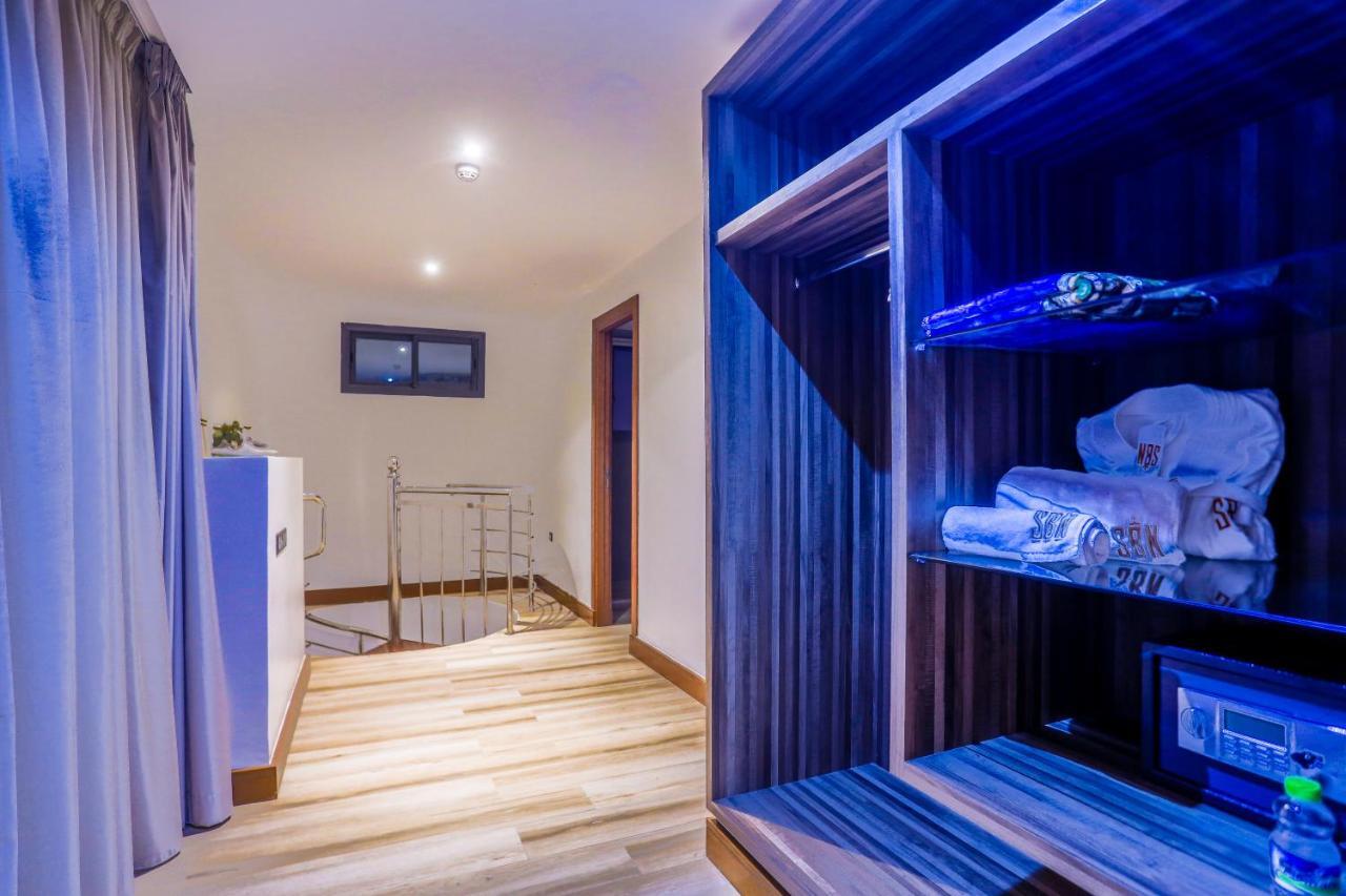 Premium duplex side sea view