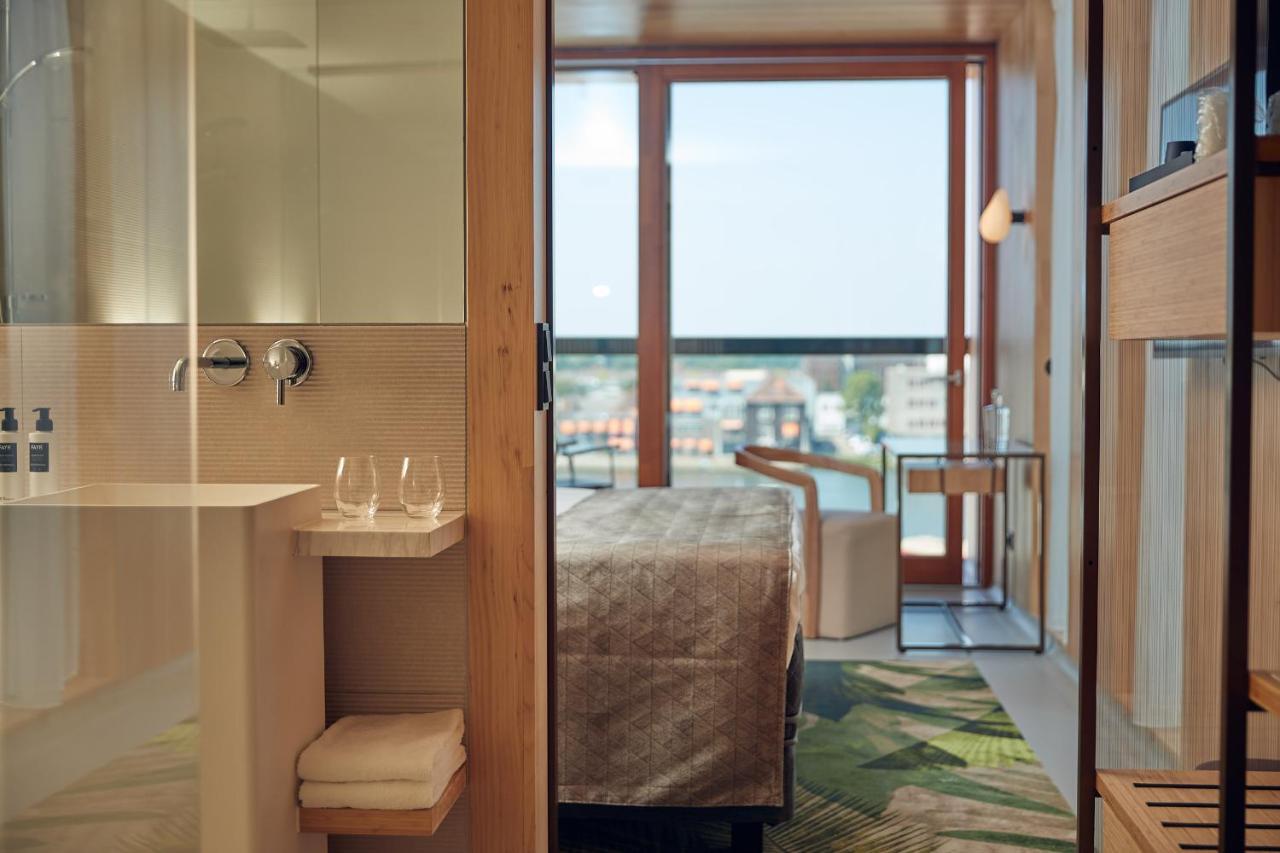 Superior Room with Bath, Shower & Balcony,1457910553:JPEG