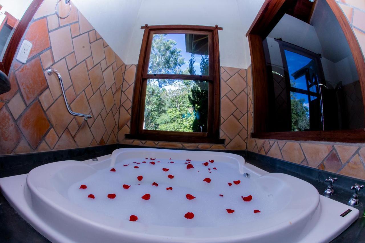 Queen Suite Spa Bath
