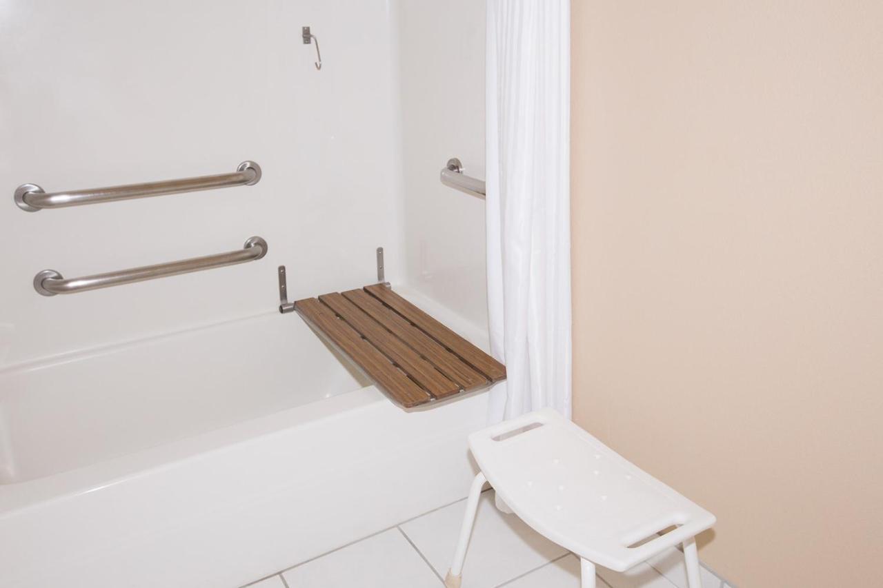 Queen Room - Disability Access - Pet Friendly