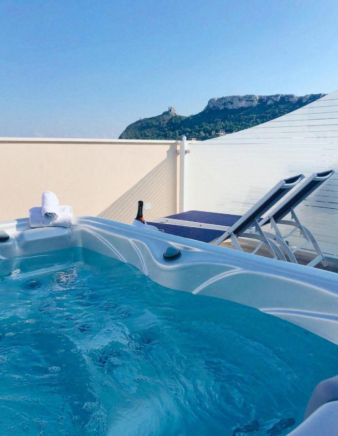Deluxe Double Room with Sea View and Hot Tub,932769319:JPEG