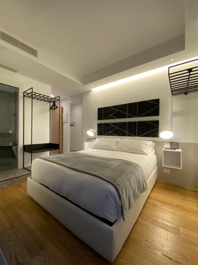 Deluxe King Room,576139722:JPEG