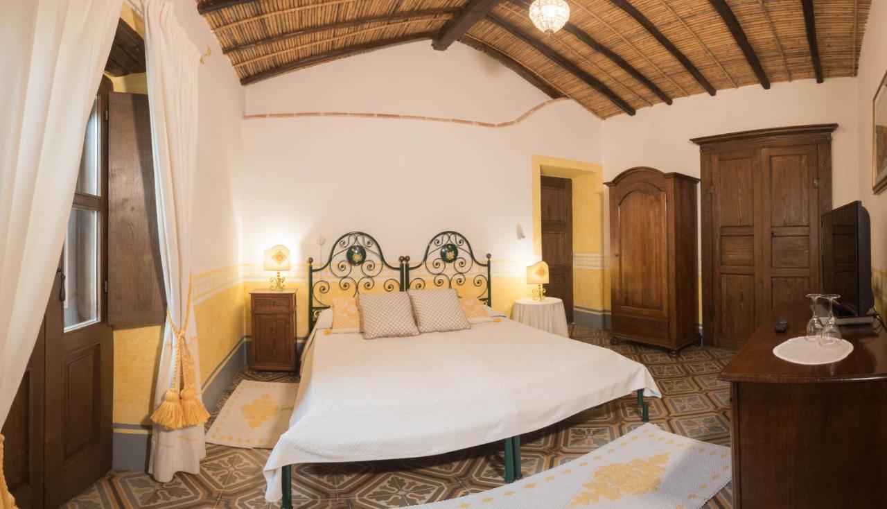 Classic Double Room,933373798:JPEG