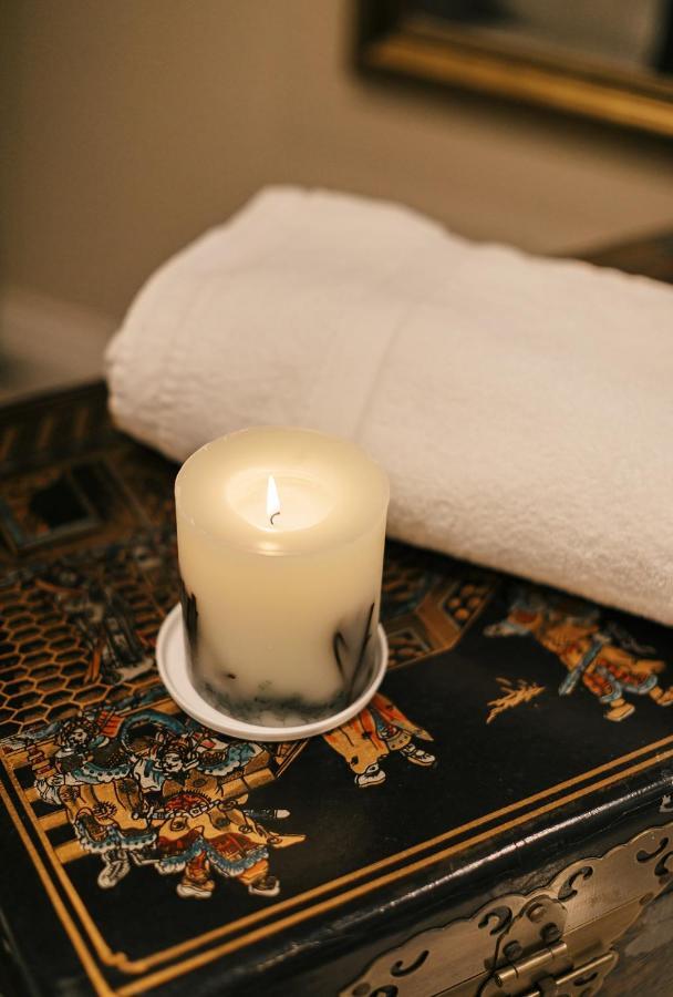 Deluxe King Bath