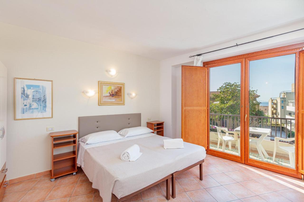 Classic Double or Twin Room Partial Sea View
