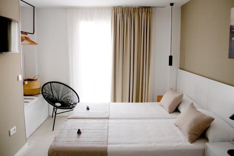 Twin Room,935685787:JPEG
