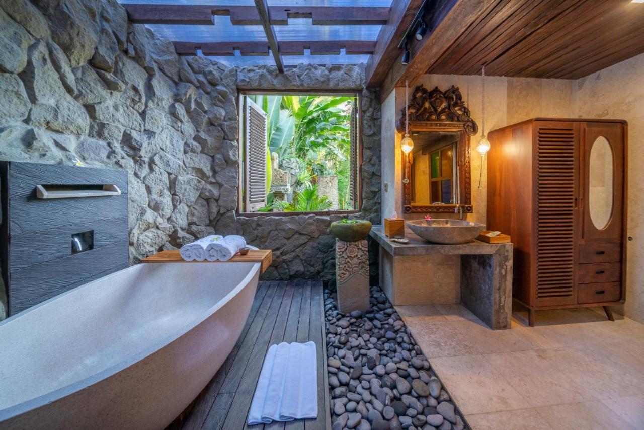 Ethnic One-Bedroom Villa Balcony