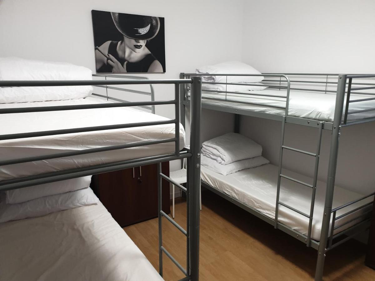 Standard Suite,886759399:JPEG