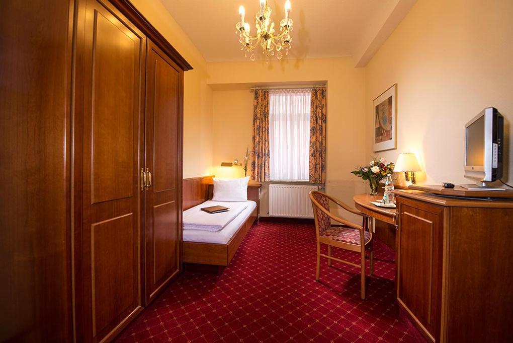 Single Room,61891657:JPEG
