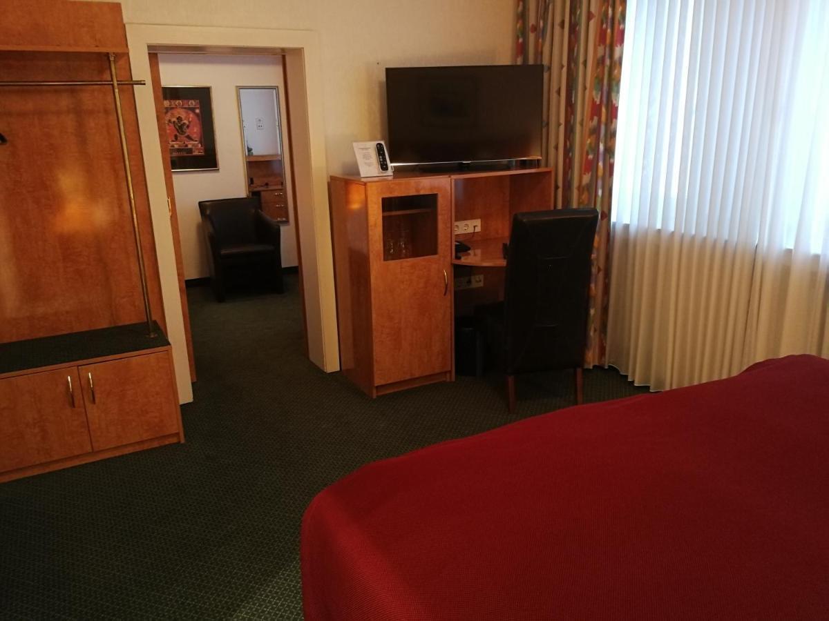 Triple Room,943588012:JPEG