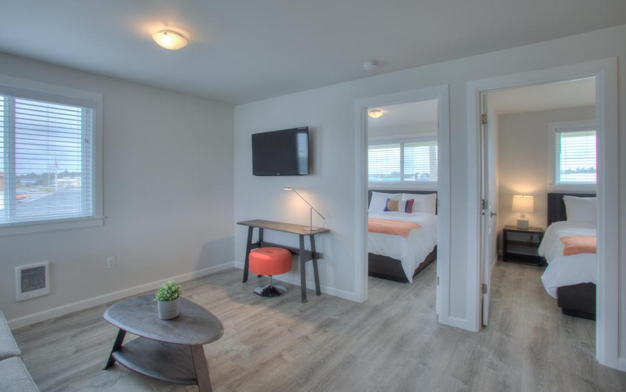 Two Queen Suite with Sofa bed - Kitchenette