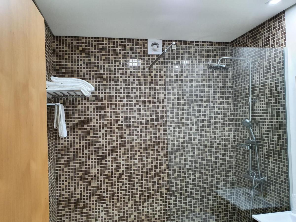 Deluxe Double or Twin Room,943023895:JPEG
