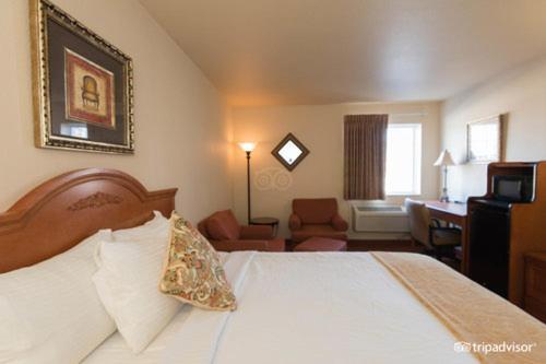 Deluxe King Suite
