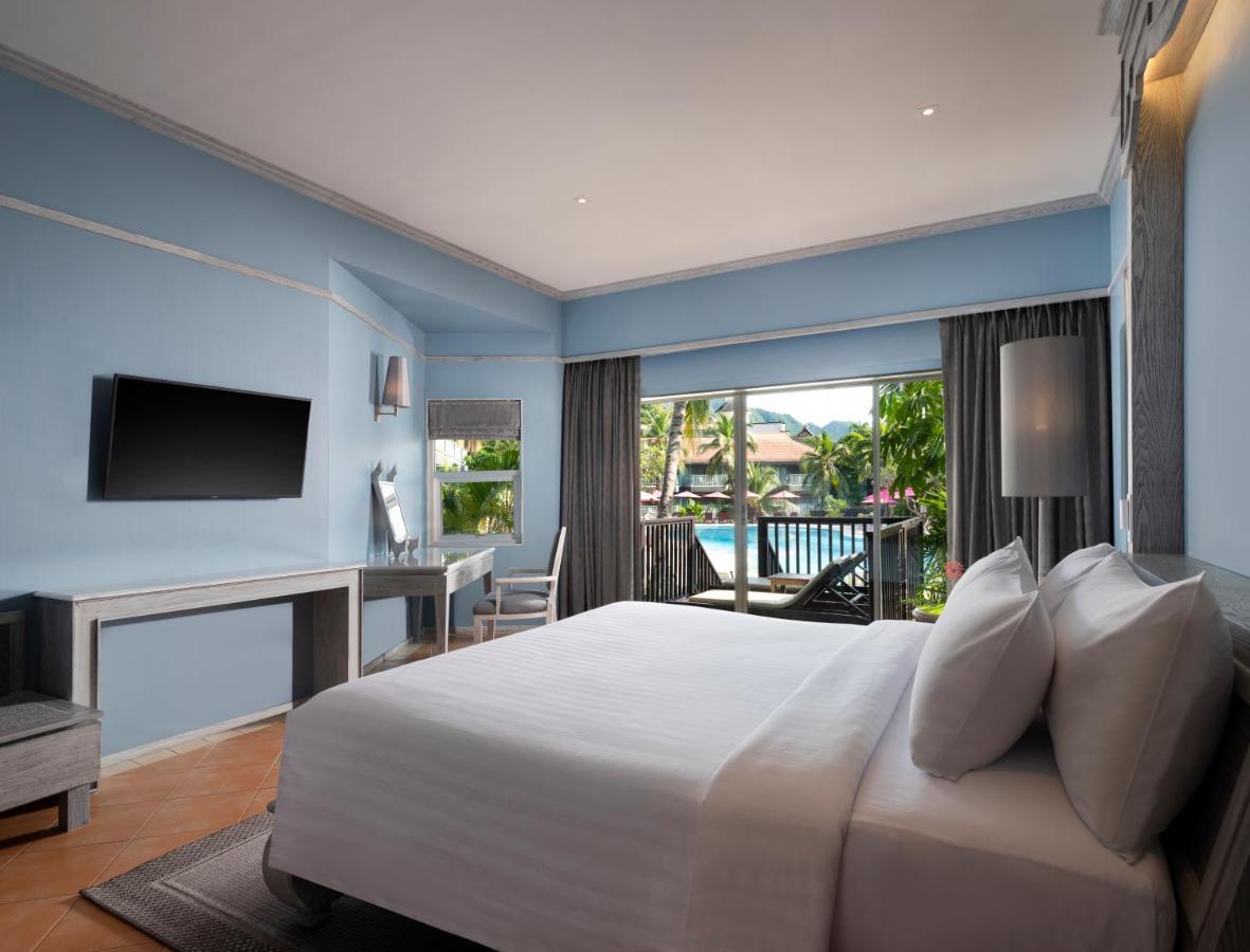 Deluxe Double or Twin Room Pool View