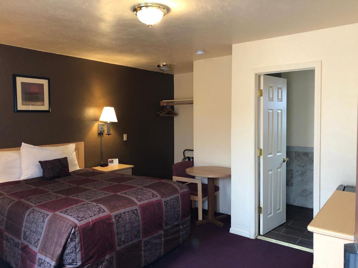 Standard Queen Room,129768504:JPEG