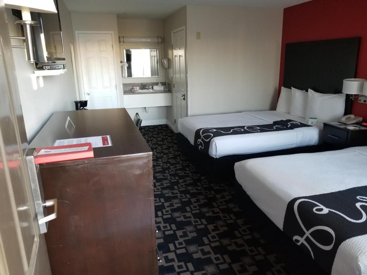 Queen Room Two Queen Beds Non-Smoking
