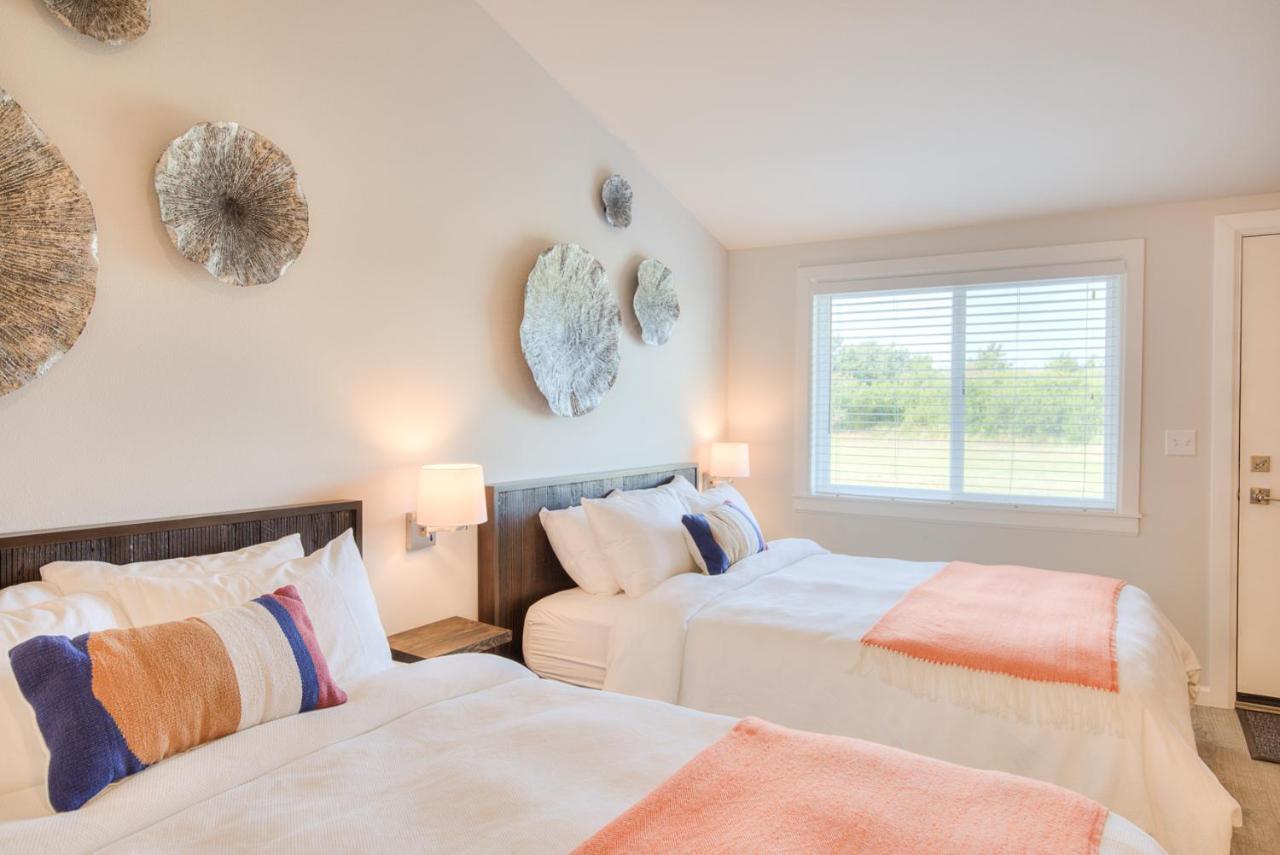 Queen Suite Two Queen Beds