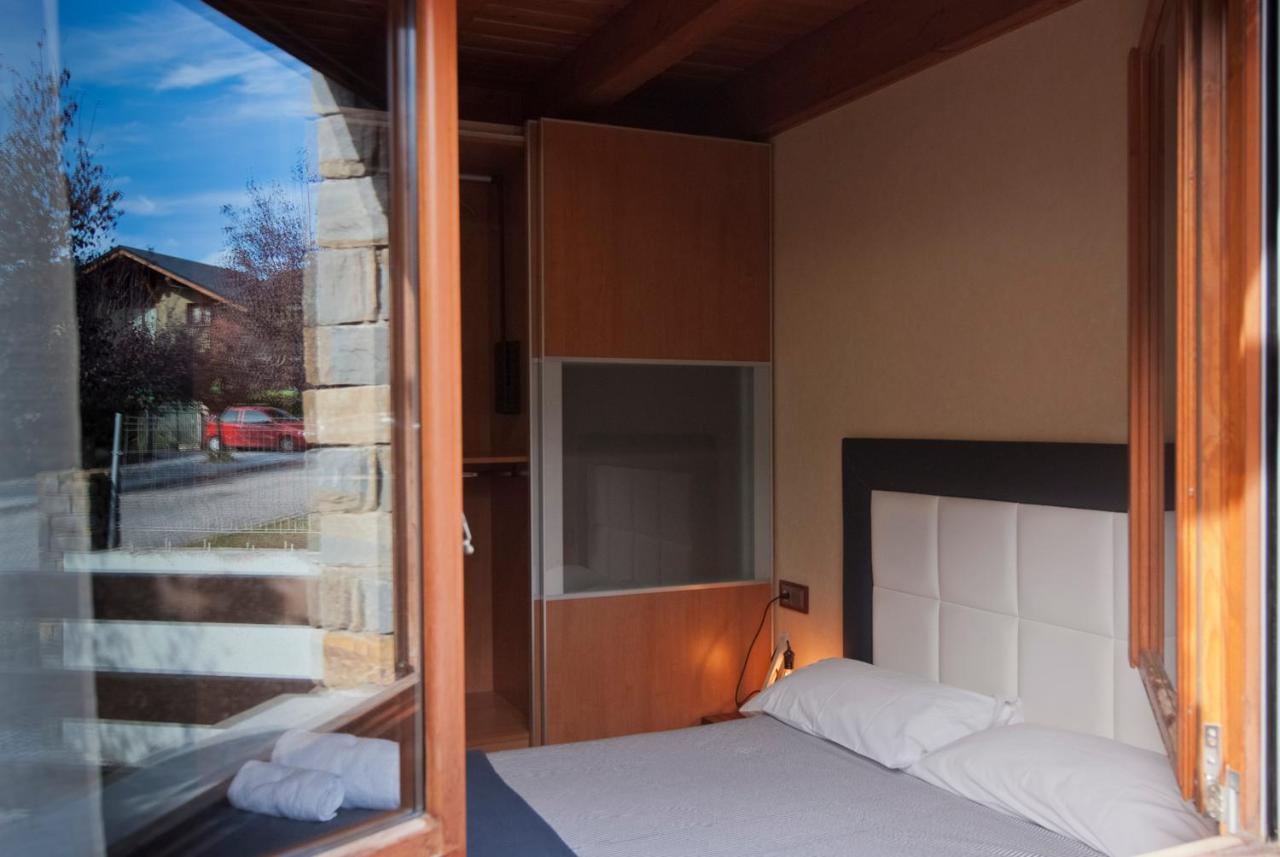 Double Room External Private Bathroom