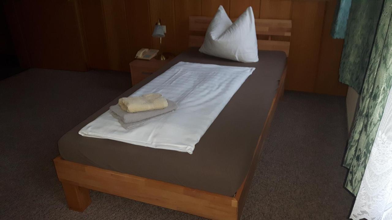 Single Room,944653744:JPEG