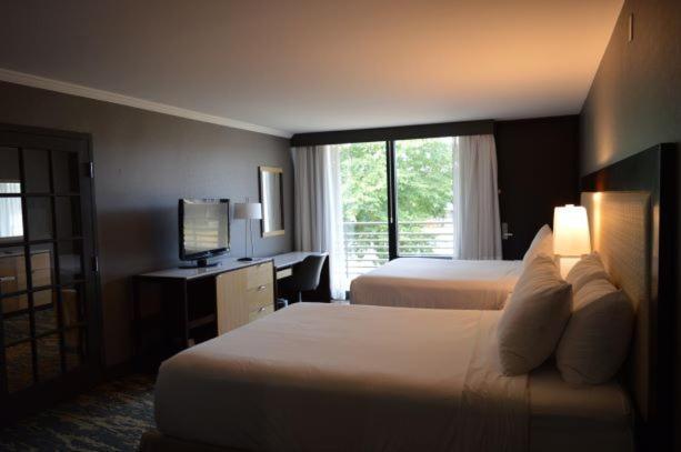 Queen Room Two Queen Beds Mobility Access or Non-Smoking