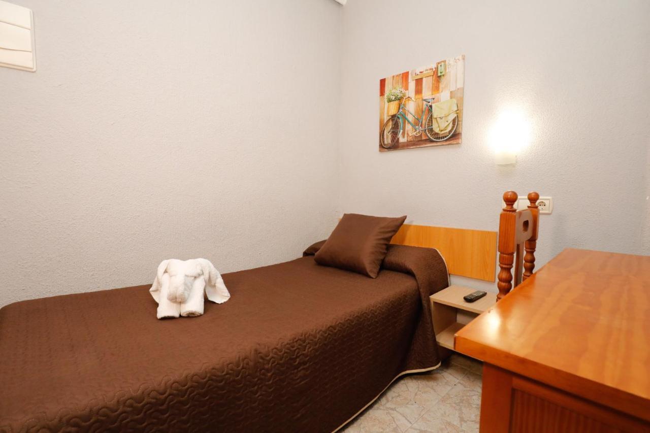 Single Room,943536040:JPEG