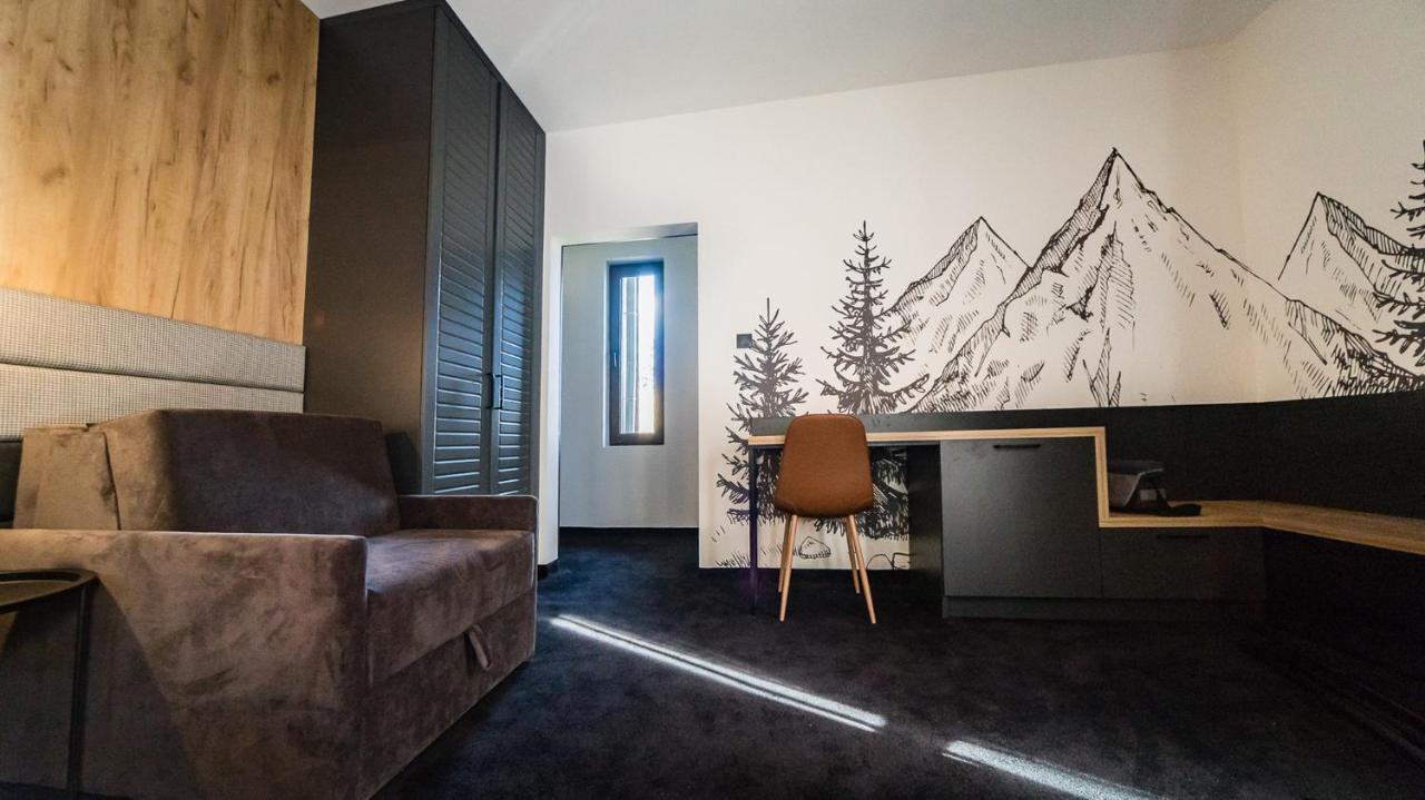 Double Room Balcony Mountain View