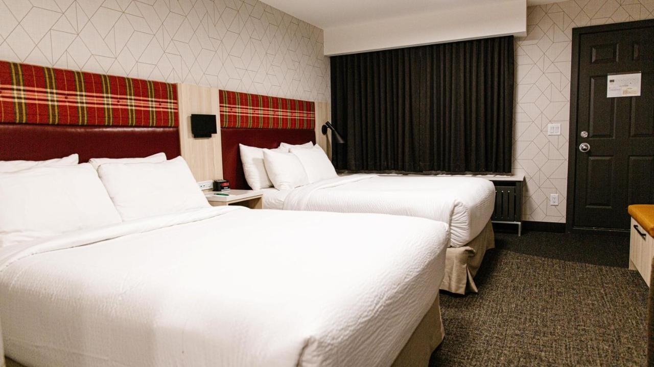 Queen Room Two Queen Beds,944628058:JPEG