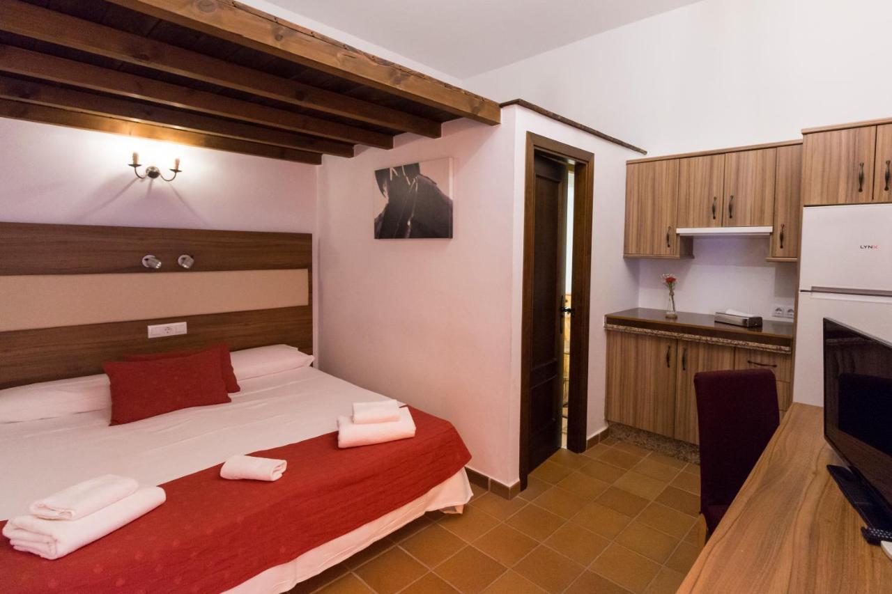 Standard Double or Twin Room,943006573:JPEG