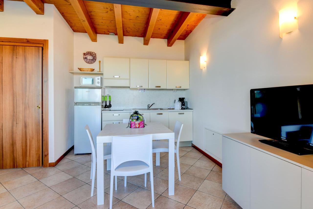 Standard One-Bedroom Apartment Lake View