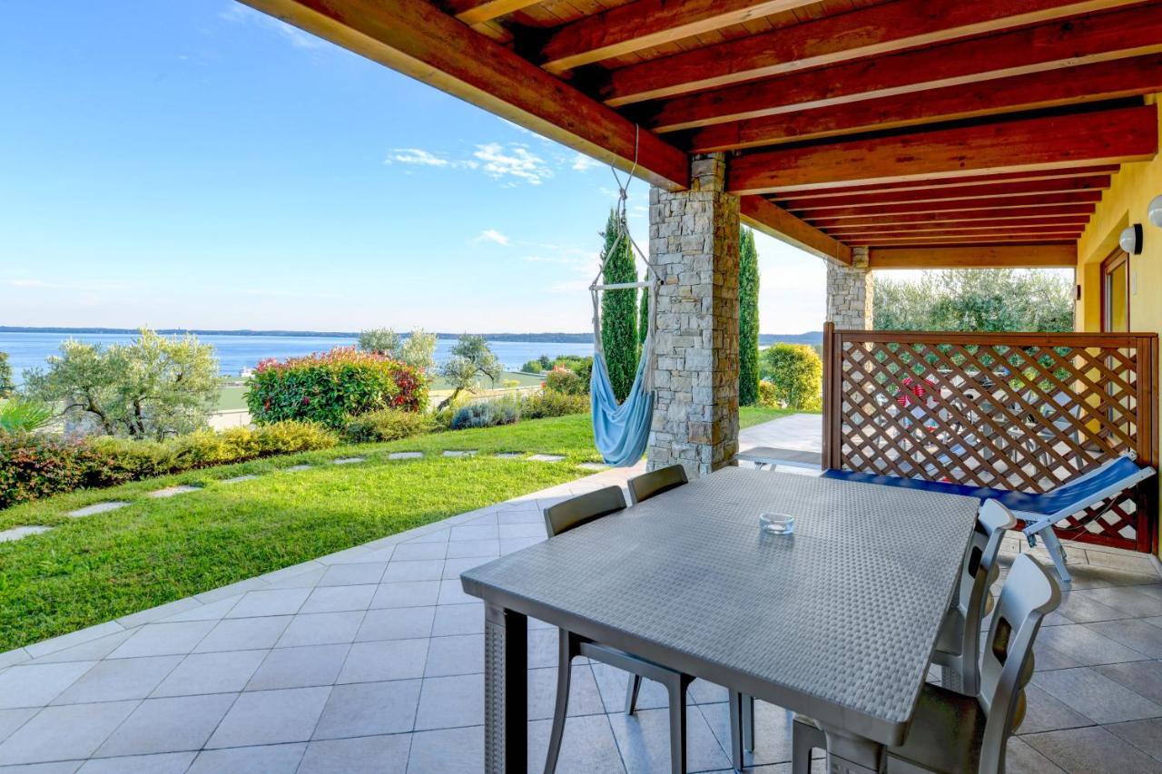 Standard One-Bedroom Apartment Lake View