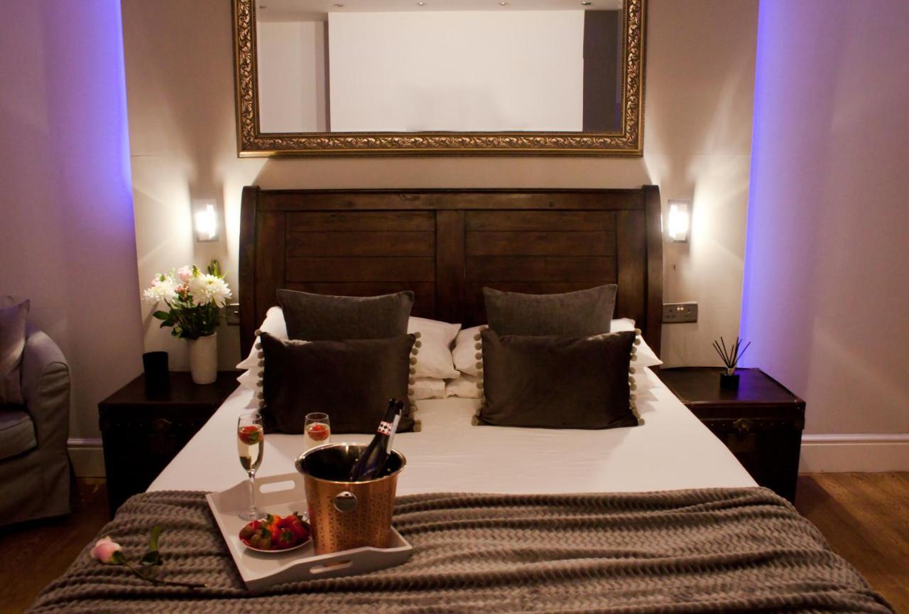 Superior Studio Apartment Private Terrace Minster Studio