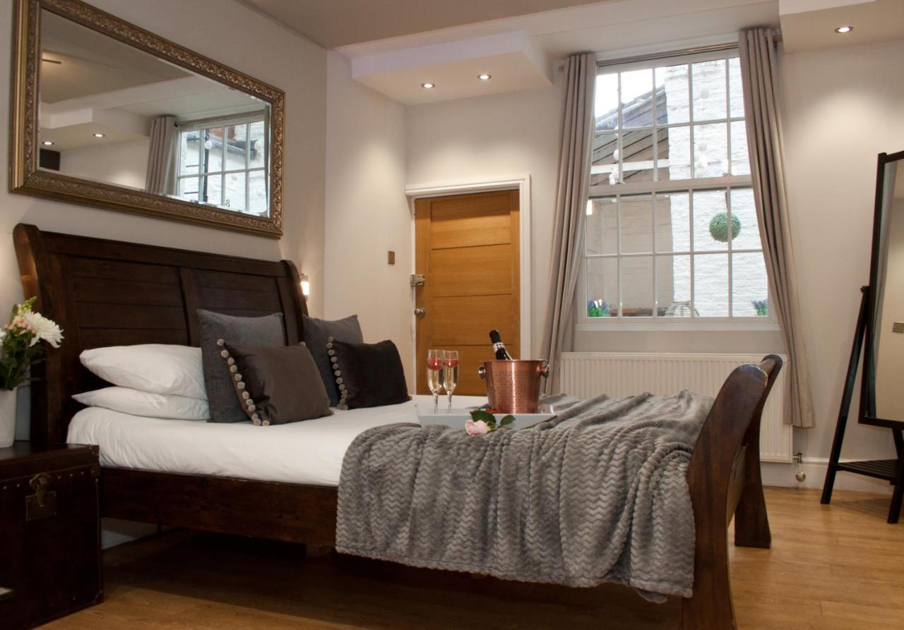 Superior Studio Apartment Private Terrace Minster Studio