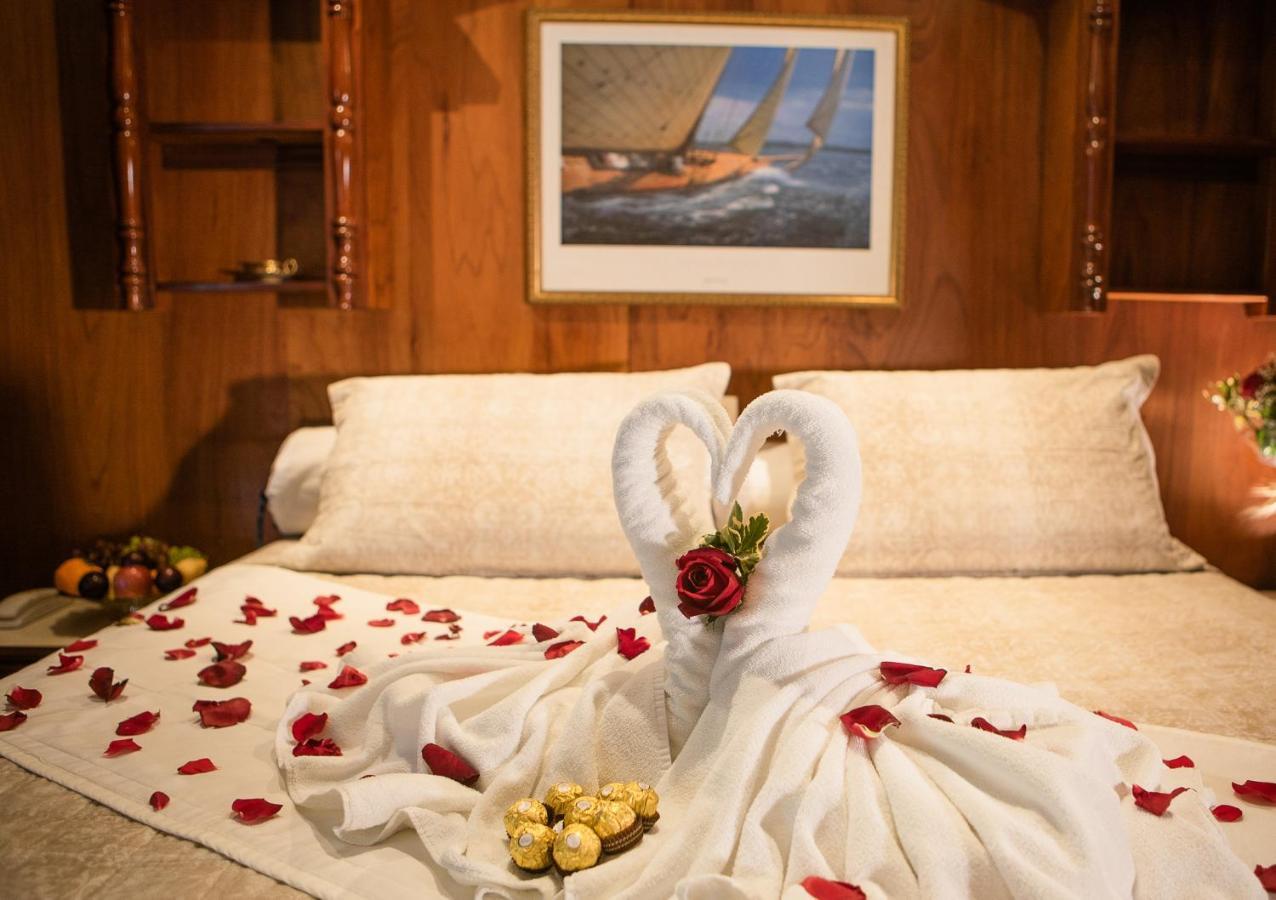 Double or Twin Master Suite