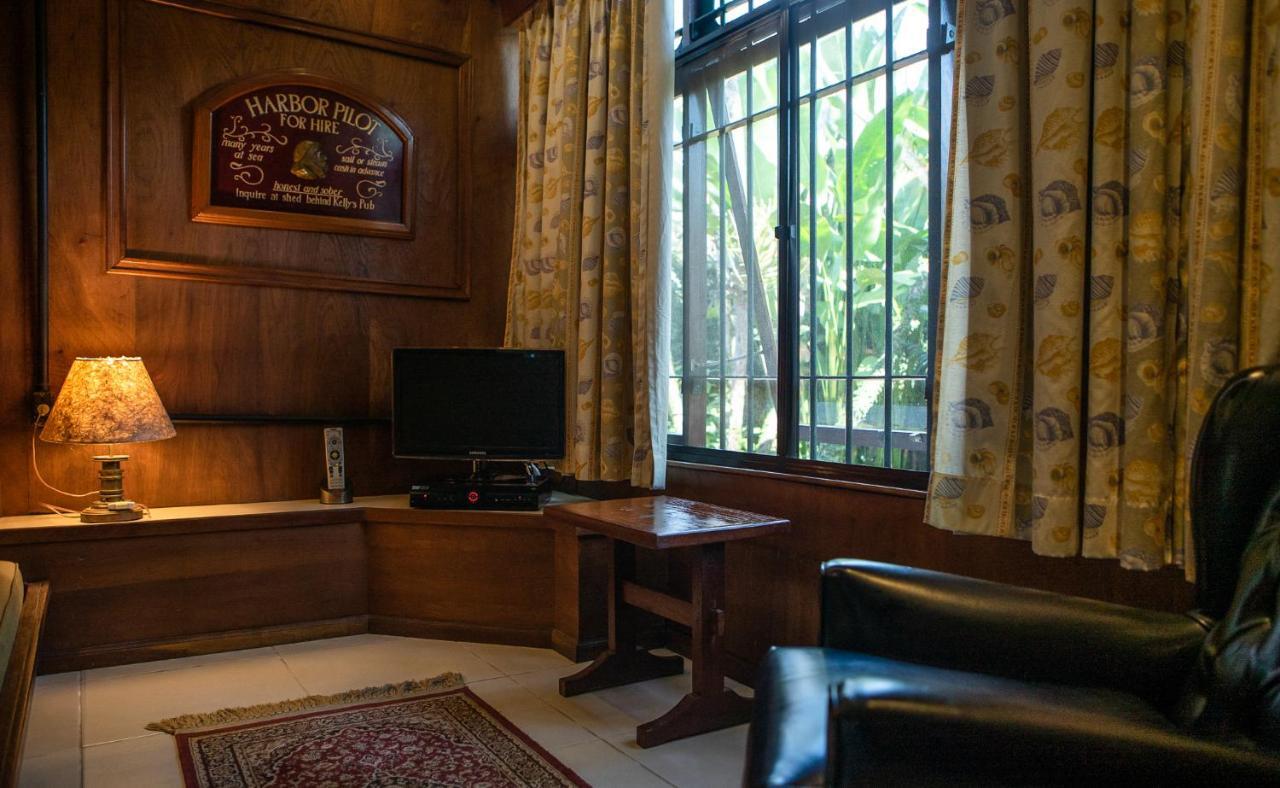 Double or Twin Master Suite